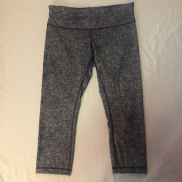 lululemon athletica Pants - Lululemon Black and White Capris Yoga/Workout Leggings Size 10